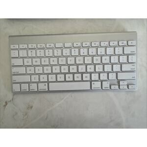Apple Wireless Magic Keyboard (A1314) WORKING TESTED